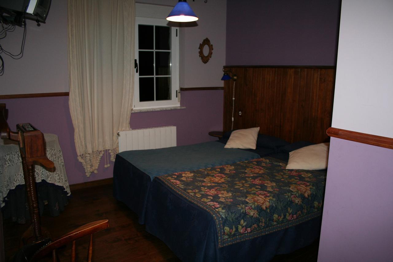 La Casona De Collado Guest House Hoyos del Collado Luaran gambar