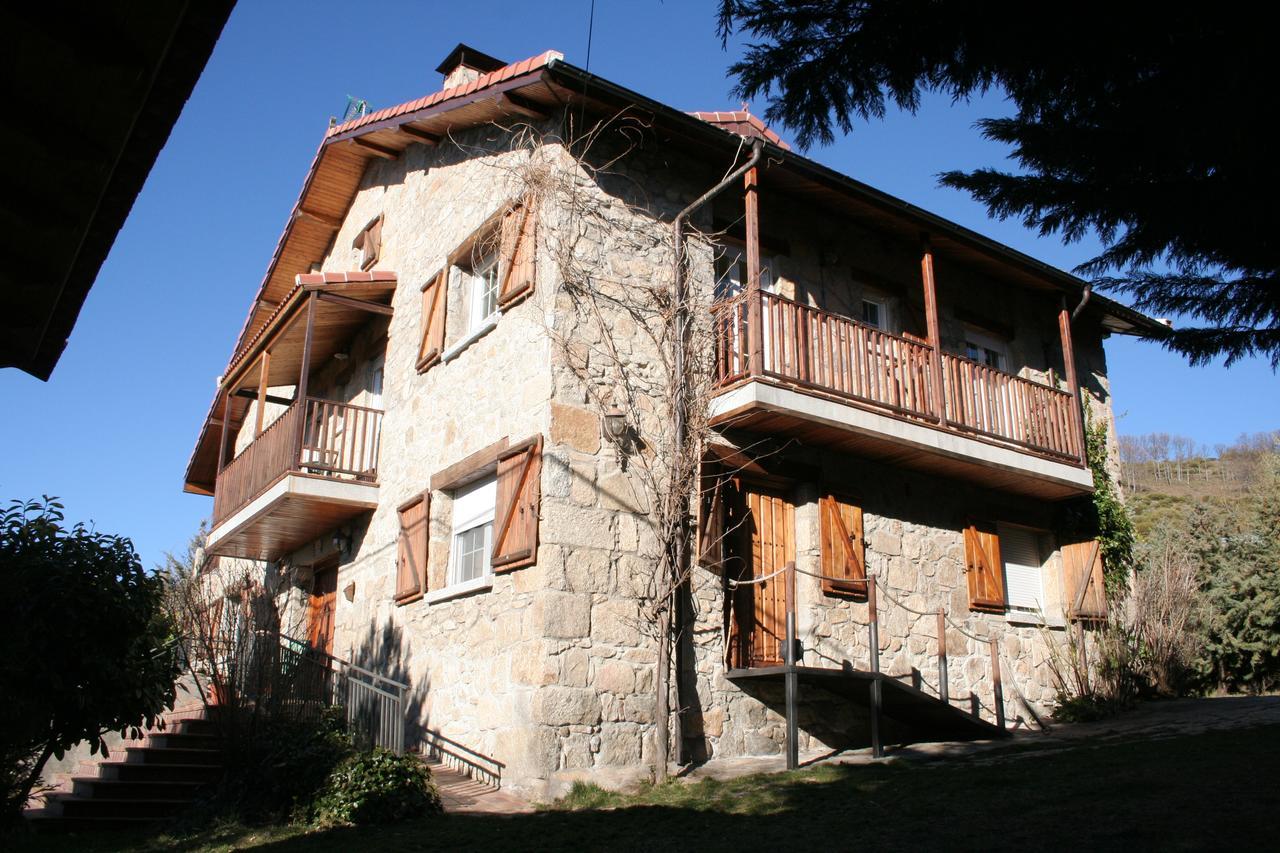 La Casona De Collado Guest House Hoyos del Collado Luaran gambar